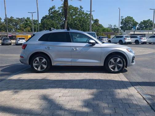 2022 Audi Q5 40 Premium Plus