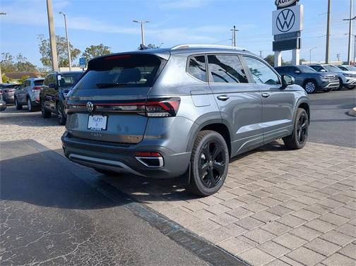 2025 Volkswagen Taos 1.5T SEL