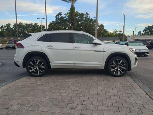 opal white pearl 2026 Volkswagen Atlas Cross Sport 2.0T SEL Premium