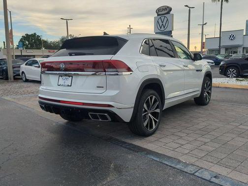 opal white pearl 2026 Volkswagen Atlas Cross Sport 2.0T SEL Premium