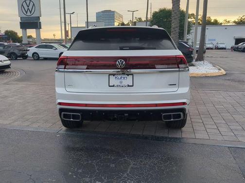 opal white pearl 2026 Volkswagen Atlas Cross Sport 2.0T SEL Premium