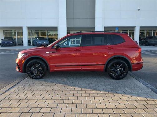 2024 Volkswagen Tiguan 2.0T SE R-Line Black 4MOTION