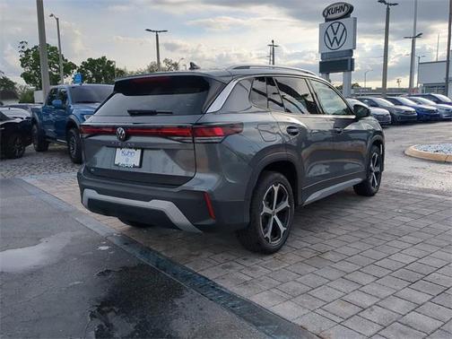 2025 Volkswagen Tiguan 2.0T SE