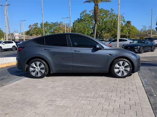 2024 Tesla Model Y Long Range Dual Motor All-Wheel Drive