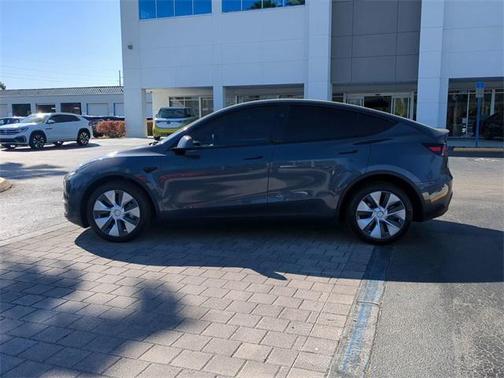 2024 Tesla Model Y Long Range Dual Motor All-Wheel Drive