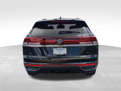 deep black pearl 2026 Volkswagen Atlas Cross Sport 2.0T SE w/Technology 4MOTION
