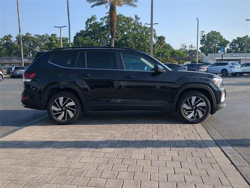 2025 Volkswagen Atlas 2.0T SE w/Technology 4MOTION