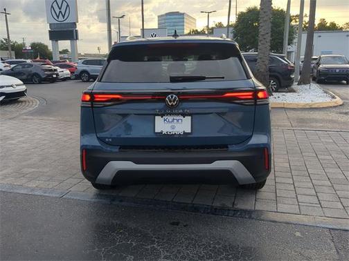 2025 Volkswagen Tiguan 2.0T SE
