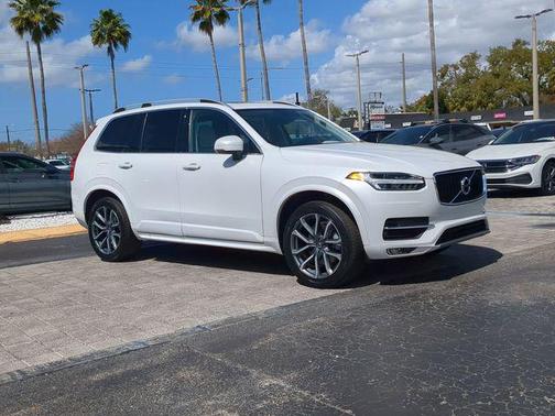 2019 Volvo XC90 T5 Momentum