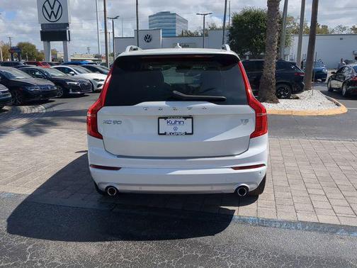 2019 Volvo XC90 T5 Momentum