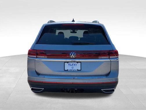 silver mist metallic 2026 Volkswagen Atlas 2.0T SE w/Technology
