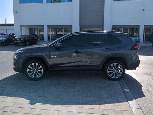 2022 Toyota RAV4 XLE Premium