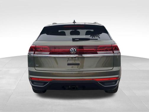 avocado green pearl 2026 Volkswagen Atlas Cross Sport 2.0T SE w/Technology