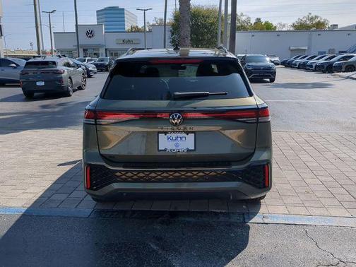 Avocado Green w/Deep Black Roof 2026 Volkswagen Tiguan 2.0T SE R-Line Black