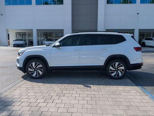 opal white pearl 2026 Volkswagen Atlas 2.0T SE w/Technology
