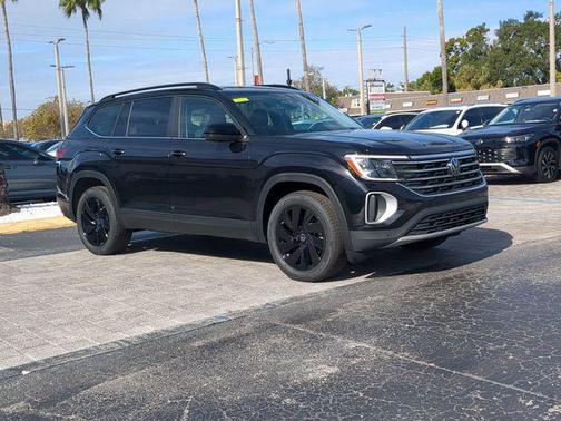 deep black pearl 2026 Volkswagen Atlas 2.0T SE w/Technology
