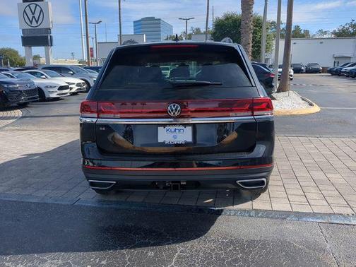 deep black pearl 2026 Volkswagen Atlas 2.0T SE w/Technology