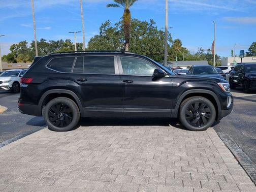 deep black pearl 2026 Volkswagen Atlas 2.0T SE w/Technology