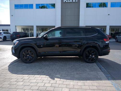 deep black pearl 2026 Volkswagen Atlas 2.0T SE w/Technology