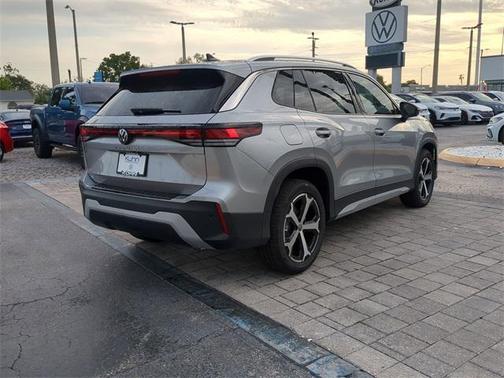 2025 Volkswagen Tiguan 2.0T SE