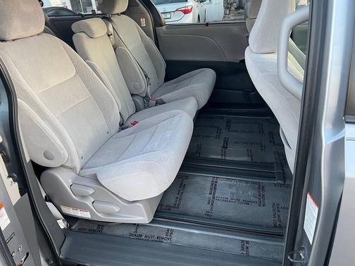 2015 Toyota Sienna LE