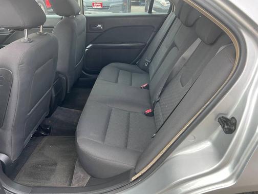 Brilliant Silver Metallic 2010 Ford Fusion SE