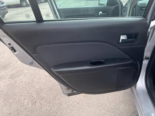 Brilliant Silver Metallic 2010 Ford Fusion SE