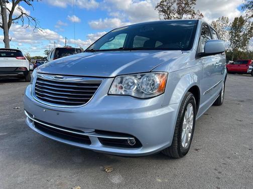 2013 Chrysler Town & Country Touring