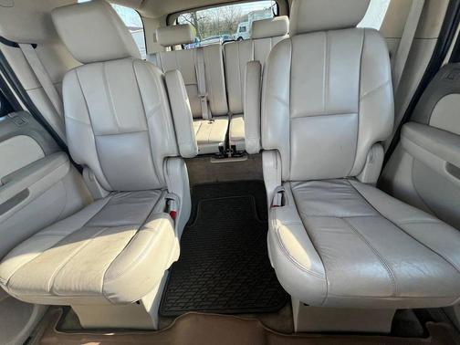 Champagne 2013 Chevrolet Suburban 1500 LT