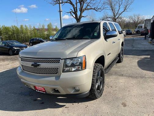 Champagne 2013 Chevrolet Suburban 1500 LT