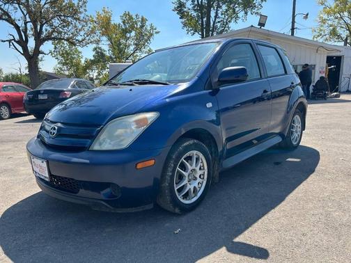2005 Scion xA Base 4dr Hatchback