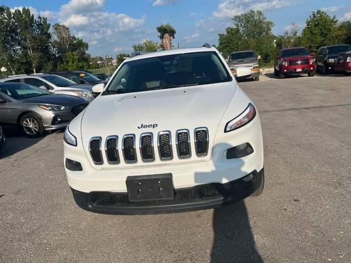 Bright White Clearcoat 2014 Jeep Cherokee Latitude