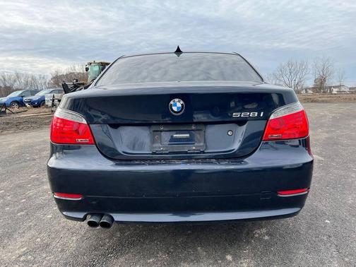 2010 BMW 528 i xDrive
