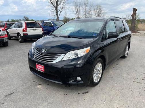 Black 2014 Toyota Sienna Limited