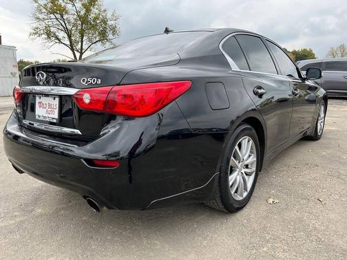 2015 INFINITI Q50 Base