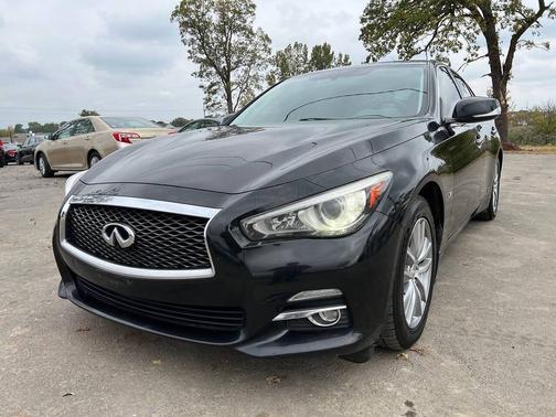 2015 INFINITI Q50 Base