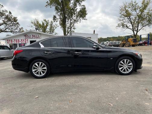 2015 INFINITI Q50 Base