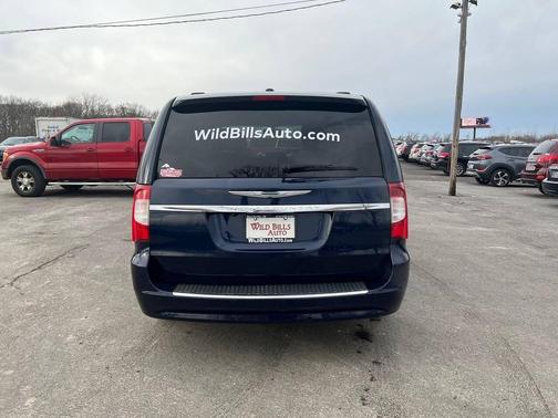 2015 Chrysler Town & Country Touring-L