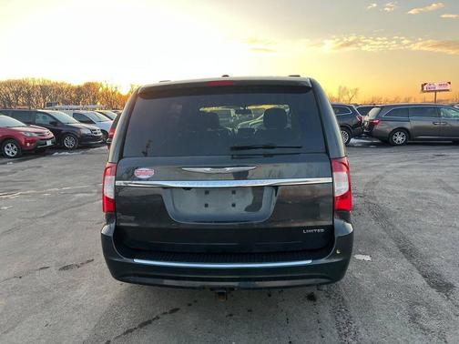 2012 Chrysler Town & Country Limited