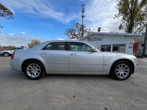 2006 Chrysler 300C Base