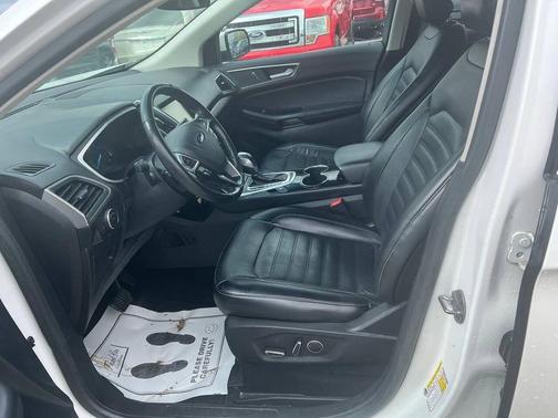White 2015 Ford Edge SEL