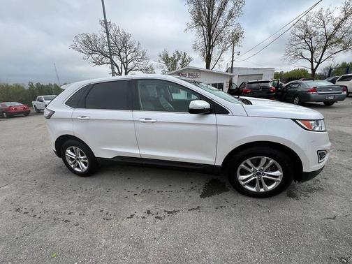 White 2015 Ford Edge SEL
