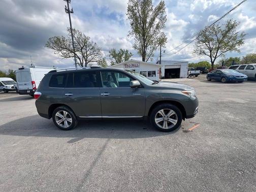 Charcoal 2011 Toyota Highlander Limited