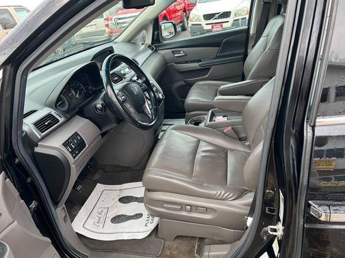 Crystal Black Pearl 2013 Honda Odyssey Touring