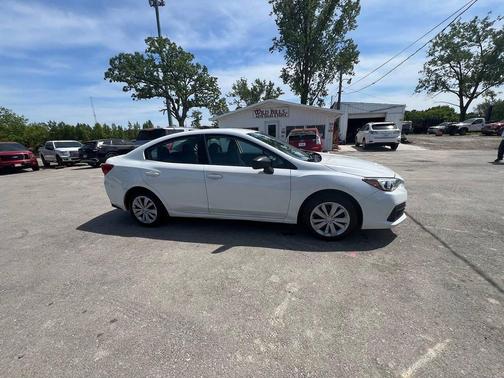 Crystal White Pearl 2022 Subaru Impreza Base