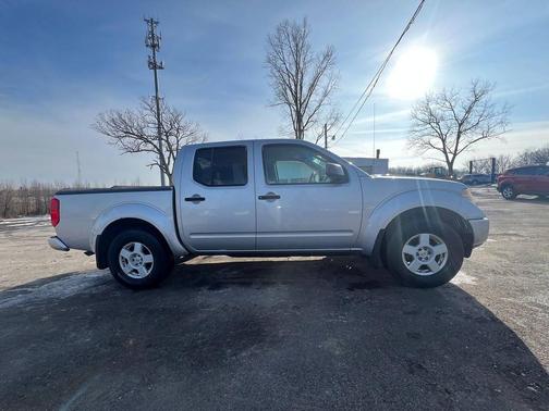 2005 Nissan Frontier SE Crew Cab