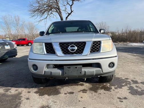 2005 Nissan Frontier SE Crew Cab
