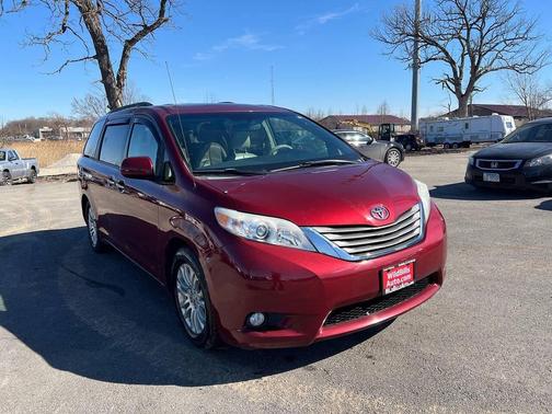 2012 Toyota Sienna XLE