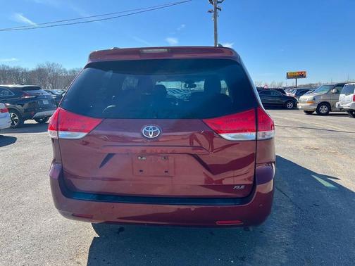 2012 Toyota Sienna XLE