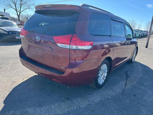 2012 Toyota Sienna XLE